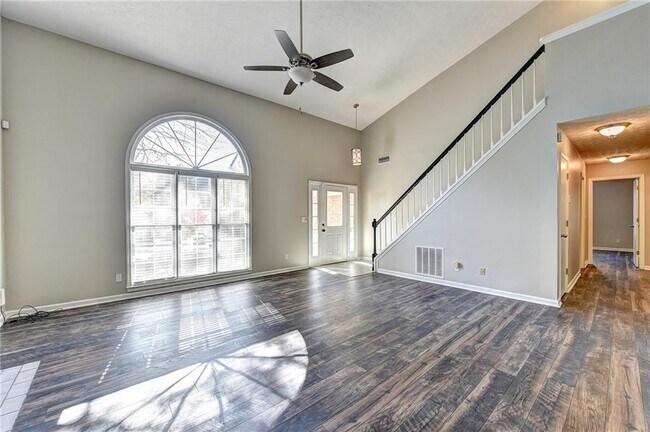 Building Photo - 235 Tanners Ct