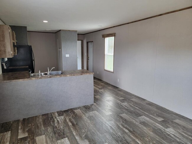 Building Photo - 207 Willow Cove