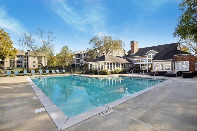 Foto del edificio - 1070 Main Apartments