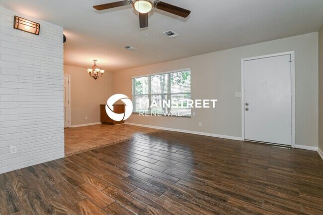 Foto del edificio - 3 Bedroom Pet-Friendly Home in Jacksonville, FL with Main Street Renewal