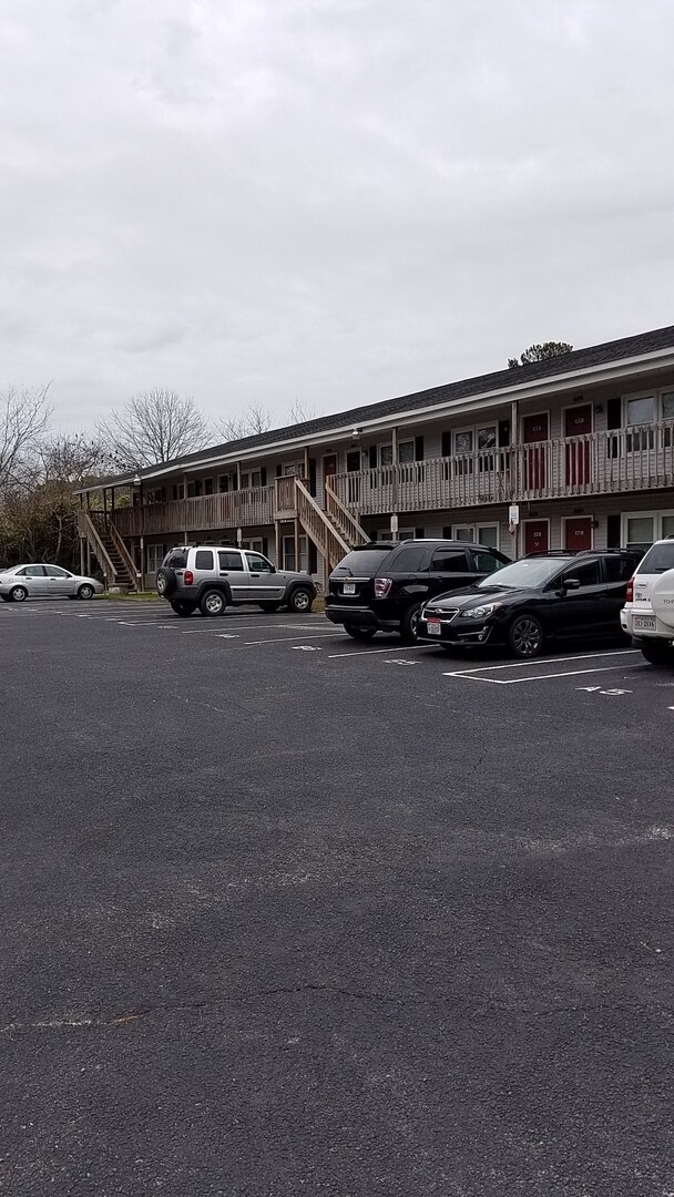 Building Photo - 2518 Cedarwood Dr