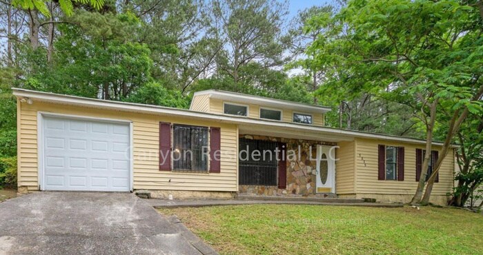 Primary Photo - Beautiful 3b Room!Move in ready!