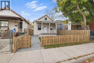 Building Photo - 666 Brant St