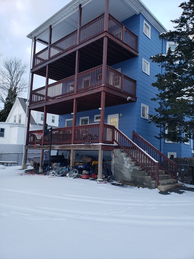 Building Photo - 108 Belair St