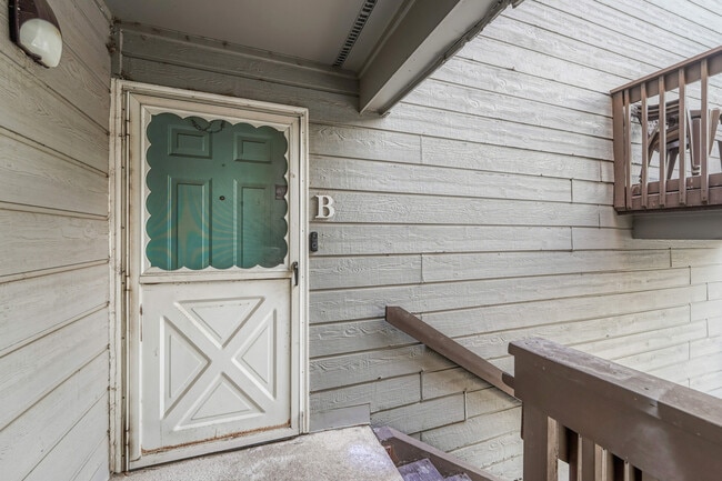 Building Photo - 12404 E Tennessee Cir