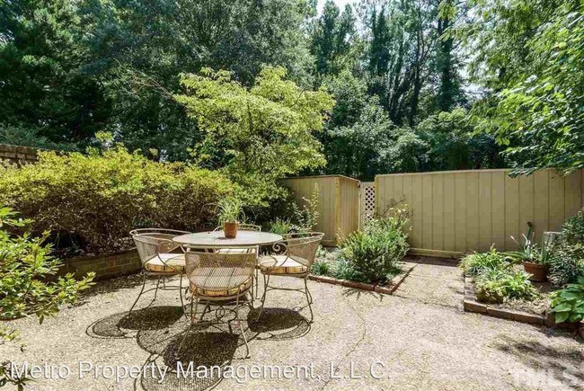 Building Photo - 4 br, 3.5 bath Apartment - 2919 Wycliff Road