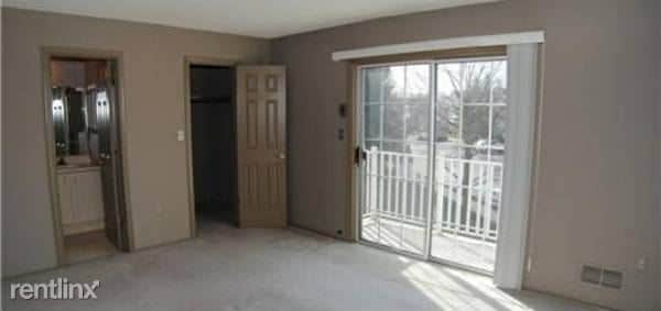 Building Photo - 10 Gregory Ln