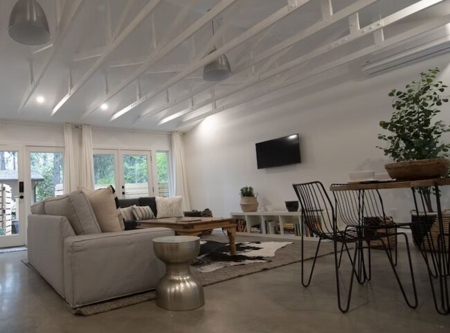 Building Photo - 12702 Butterfly Dr