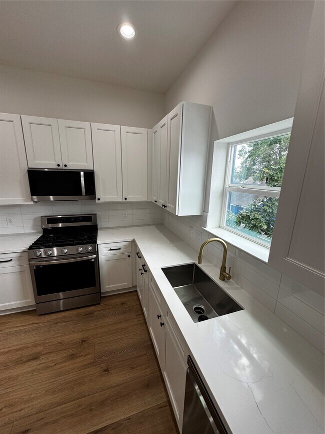 Foto del edificio - 868 E 35th St