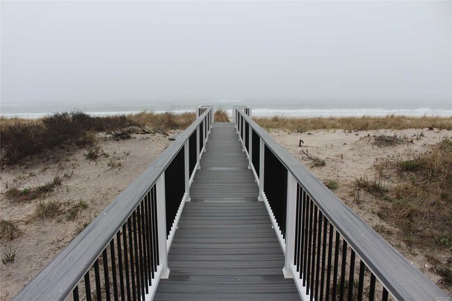 Building Photo - 917 Dune Rd