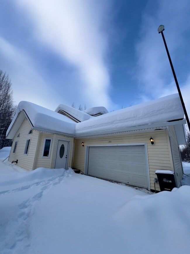 Building Photo - 1315 Carat Loop