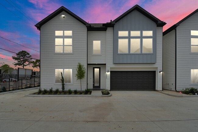 Photo - 2903 Sherwood Green Lane Unit Townhome