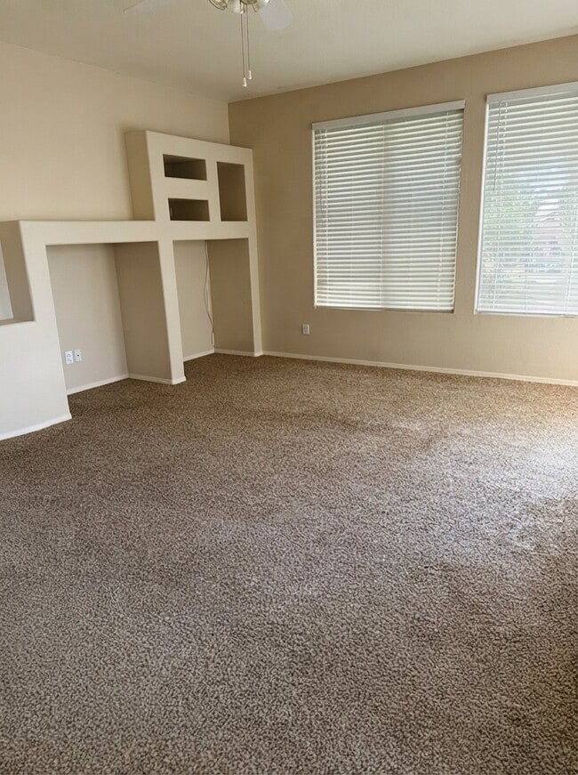 Foto del edificio - 9315 E Keats Ave