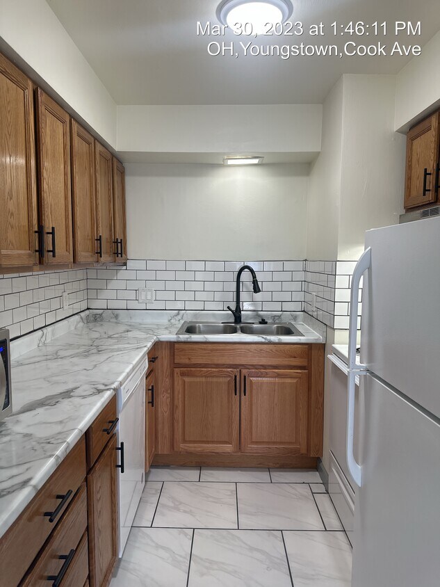 Foto principal - 865 Cook Ave