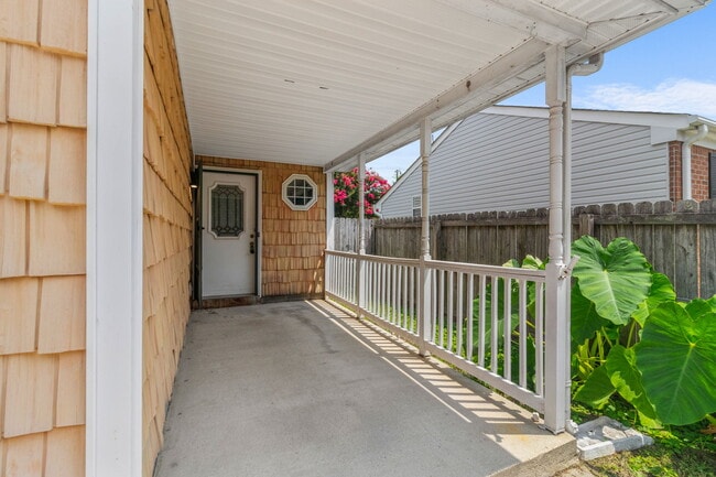 Building Photo - 5312 Pandoria Ave