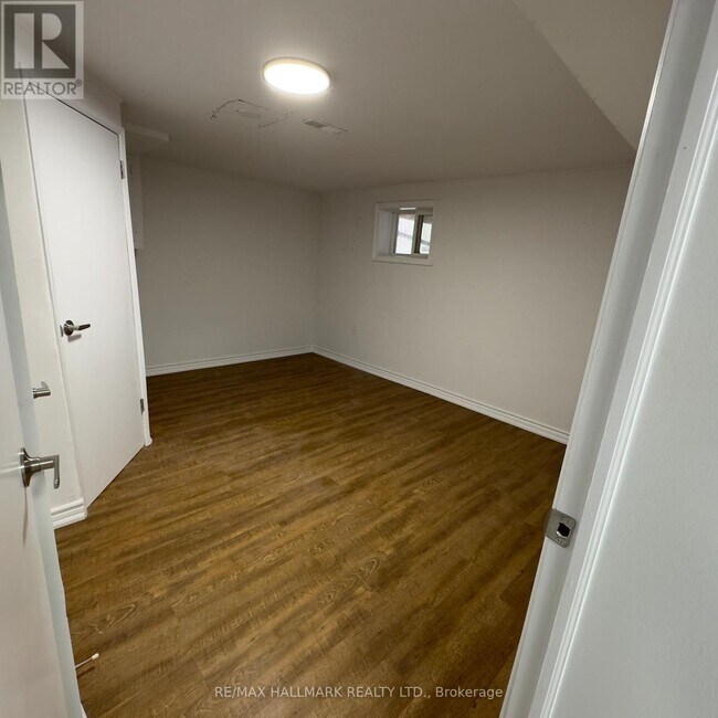 Photo du bâtiment - 63 Hiscock Blvd