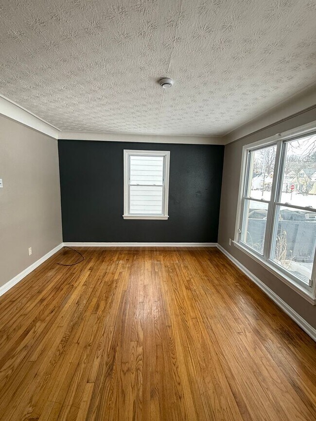 Building Photo - Maple Heights 3 Bed Single