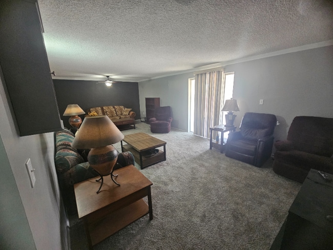 Building Photo - 618 N Kent Dr