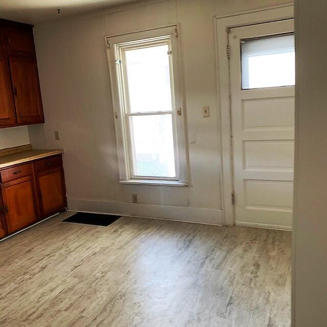 Foto del edificio - 1570 S 80th St