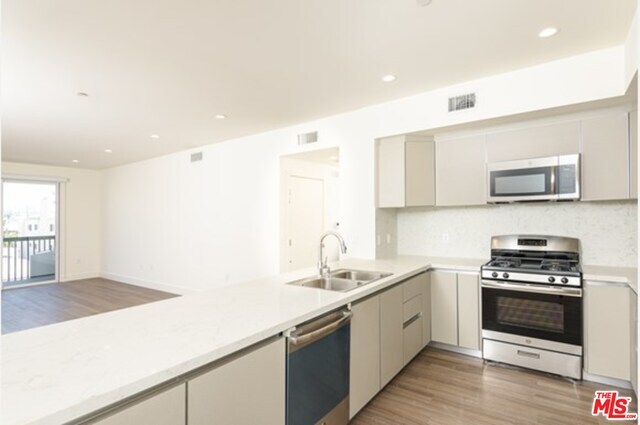Building Photo - 1439 Armacost Ave