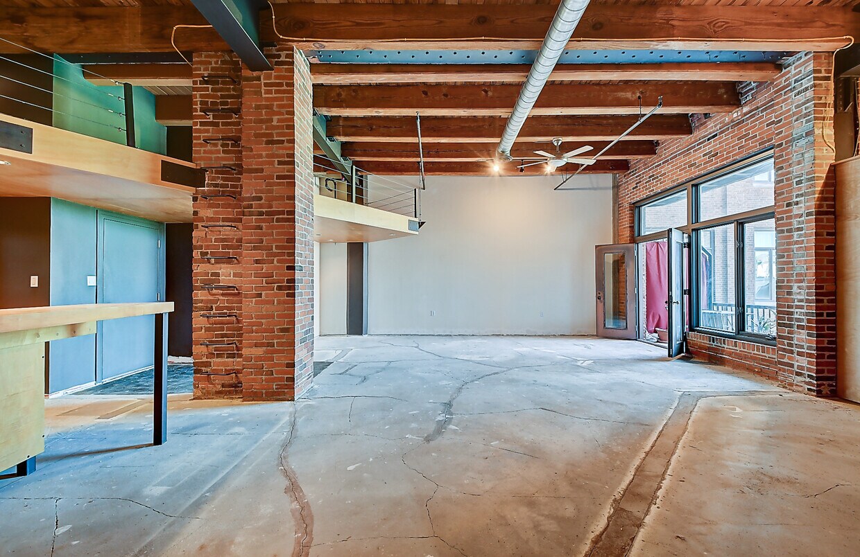 Primary Photo - 430 N Park Ave
