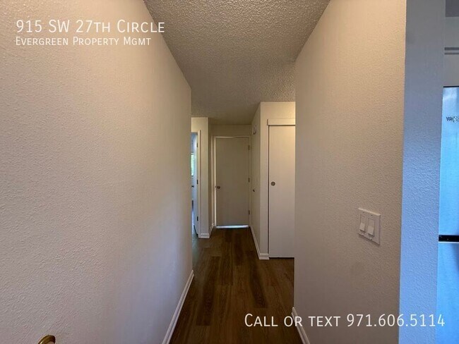 Foto del edificio - 915 SW 27th Cir