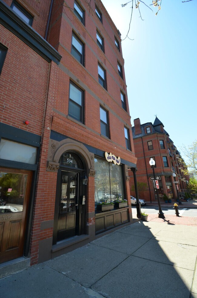 Foto del edificio - 536 Columbus Ave