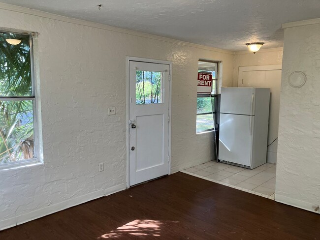 Foto del edificio - 1BR Near Downtown Brooksville! NO APPLICAT...