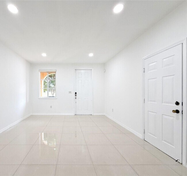 Building Photo - 16562 SW 71st Ter