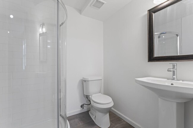Bath - 7880 Rivertown Rd