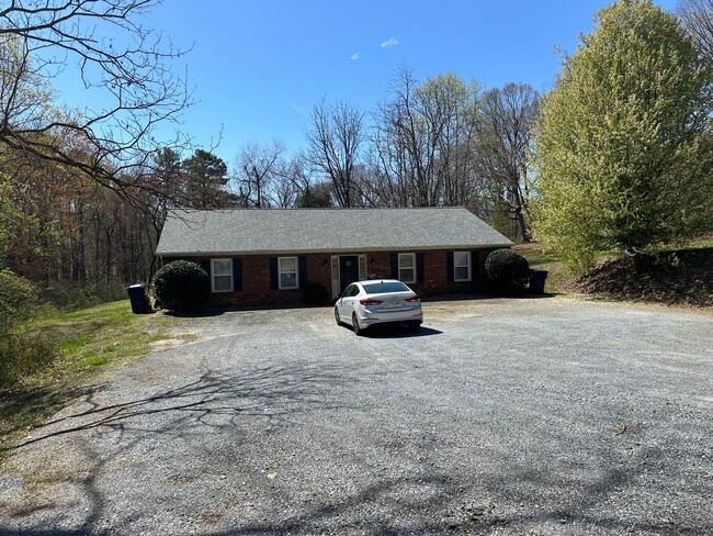 Building Photo - Single level duplex off Leesville Road! Le...