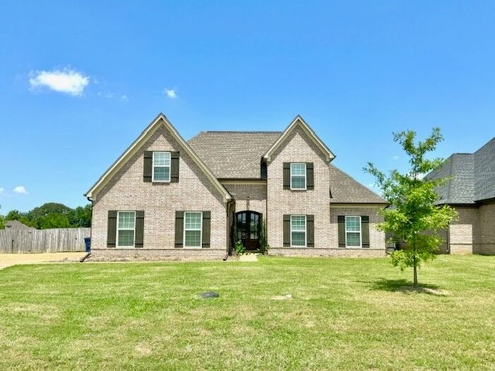 Primary Photo - Now leasing a 4 bedroom 3 bath home in Oli...