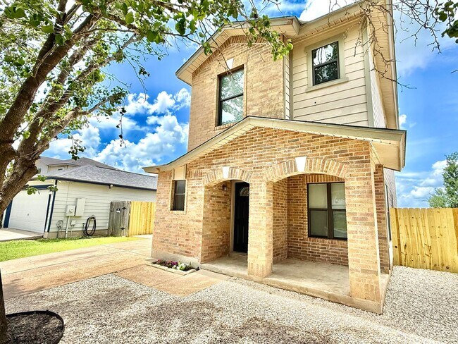 Foto del edificio - House in SE Austin Near Airport and Tesla!