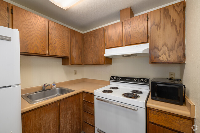 2BR, 1BA - 497SF Alder 104 - Blue Lake Apartments