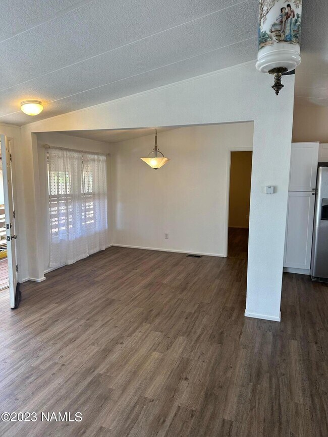 Building Photo - 1115 N Brooke Ave