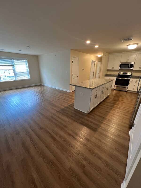 Foto del edificio - 540 Northend Dr