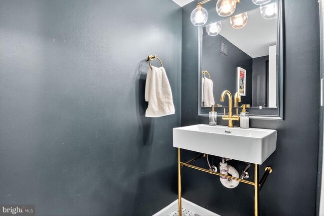 Building Photo - 3725 Krysia Ct