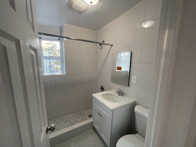 Foto del edificio - 1376 Crosby Ave