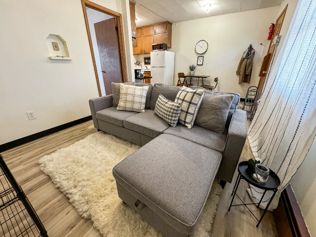 Building Photo - 208 2nd St S