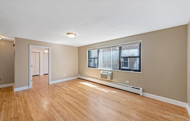 Foto del edificio - 7610 N Rogers Ave