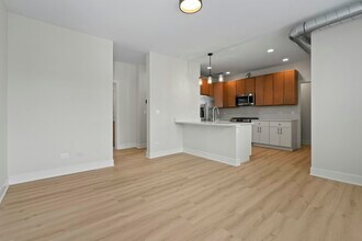 Building Photo - 432-436 S Maple Ave