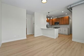 Building Photo - 432-436 S Maple Ave