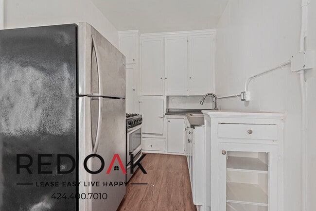 Foto del edificio - 854 S Oxford Ave