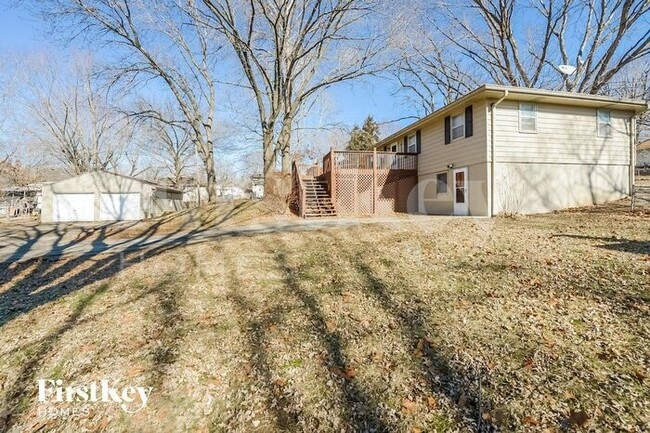 Building Photo - 413 Holtz Ave