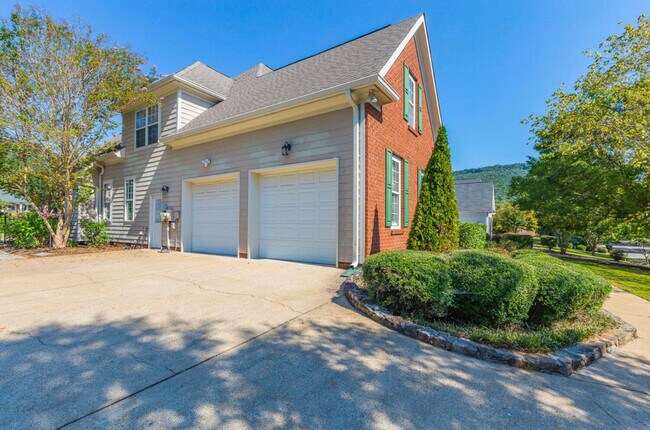 Building Photo - 4595 Cummings Cove Dr