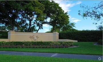 Building Photo - 661 Cypress Lake Blvd