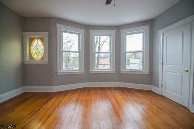 Building Photo - 489 Hamilton St