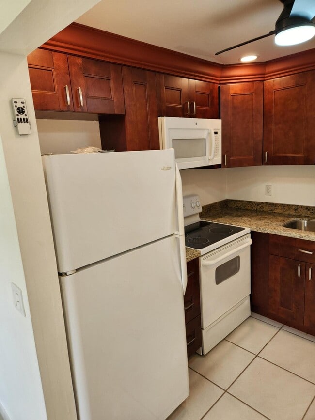 Foto del edificio - 600 Village Green Ct