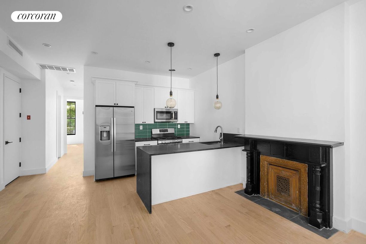 Foto principal - 1242 Putnam Ave