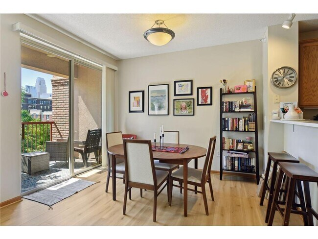 Foto del edificio - 580 N 2nd St